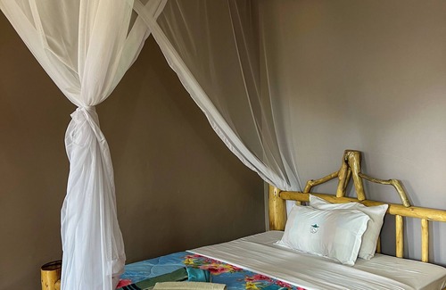 Bwindi Cabin | Gorilla Bluff Lodge