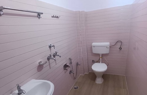 Sitapur Hotel | Goroomgo Abhishek hotel Sonprayag