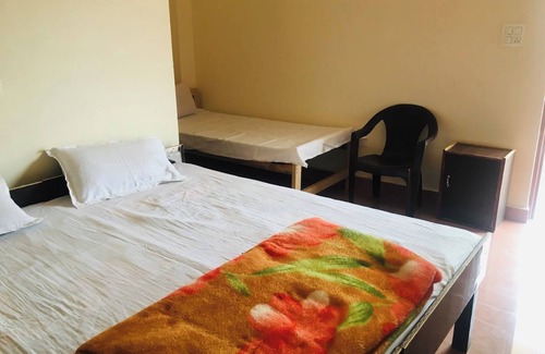 Uttarkashi Hotel | Goroomgo Amba Niwas Home Stay Uttarkashi