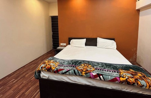 Kakarmatha Hotel | Goroomgo Banaras Residency Varanasi