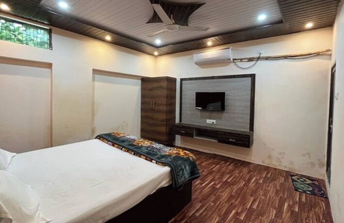 Kakarmatha Hotel | Goroomgo Banaras Residency Varanasi