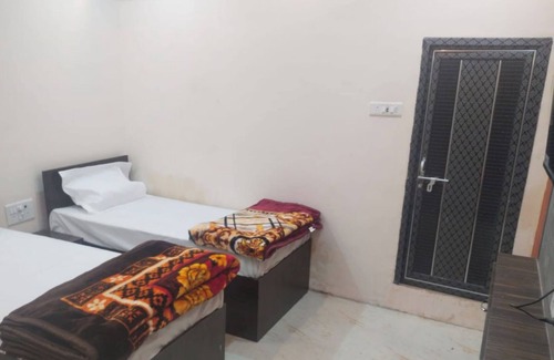 Kakarmatha Hotel | Goroomgo Banaras Residency Varanasi