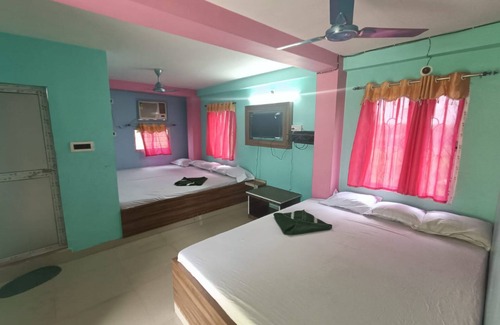 Tarapith Hotel | Goroomgo Gurukul Tarapith Kolkata