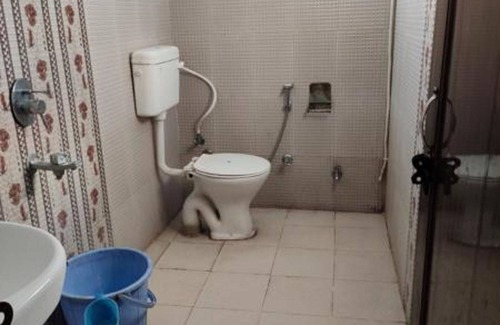 Tarapith Hotel | Goroomgo Gurukul Tarapith Kolkata