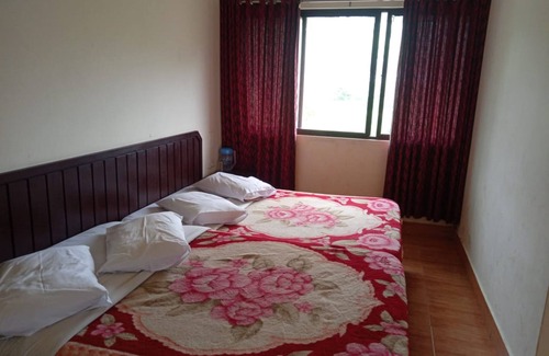 Moolakadai Hotel | Goroomgo Poopada Resort Kerala