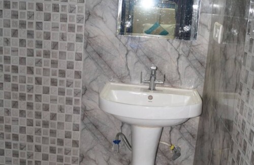 Tollygunge Hotel | Goroomgo Royal Inn Tallygunge Kolkata