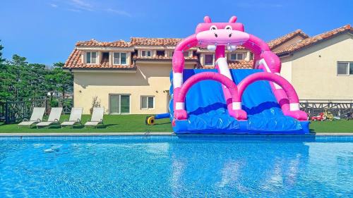 Sokcho House | Goseong Belloci Kids Poolivilla