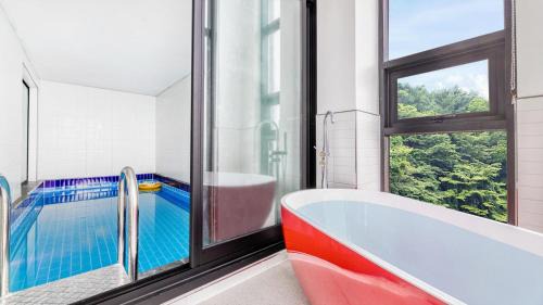 Sokcho House | Goseong Belossi Ayajin Kids Poolvilla