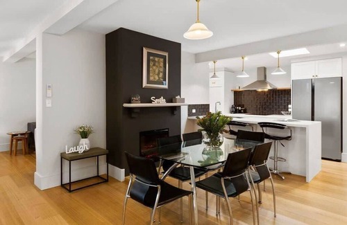 Hobart Central Business District Cottage | Goulburn Cottage - Comfort, Style and Location