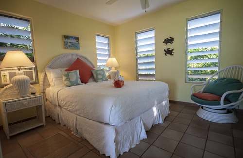 The Bight House | Grace Bay Beach 7acre Resort: Guesthouse Ocean Views+Pool+Oceanfront+Lush Garden