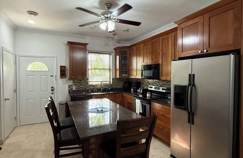 Grace Bay Hills House | Grace Bay Escape - Walk to #1 Beach & Grace Bay Strip. 2 Bedrooms, Shared Pool
