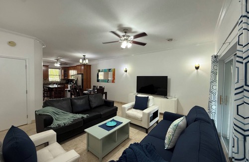 Grace Bay Hills House | Grace Bay Escape - Walk to #1 Beach & Grace Bay Strip. 2 Bedrooms, Shared Pool