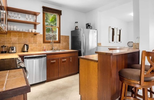 Leeward Settlement House | Grace Bay, Pool, Views, Walk to the Beach (#2,3,4)