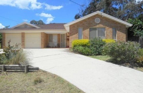 Katoomba House | GRACE COTTAGE - Katoomba FREE WIFI, CENTRALLY HEATED + FOXTEL