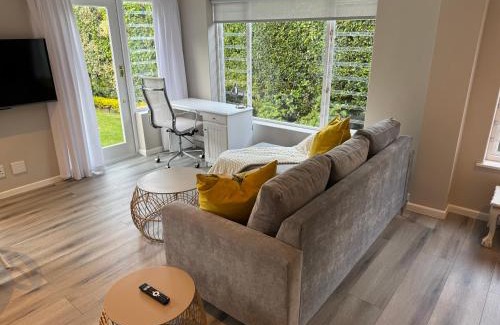 Constantia Apartment | Grace Suite - charming 1 bed suite with Solar