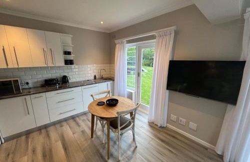 Constantia Apartment | Grace Suite - charming 1 bed suite with Solar