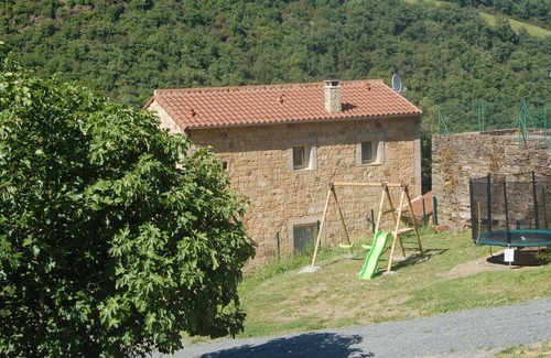 Montclar House | Graceful Holiday Home in Montclar with bubble bath