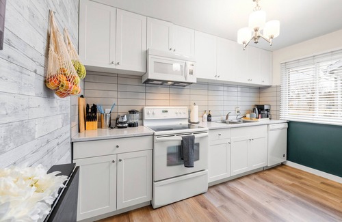 Jasper Place House | Grams' Vintage Charm Stay