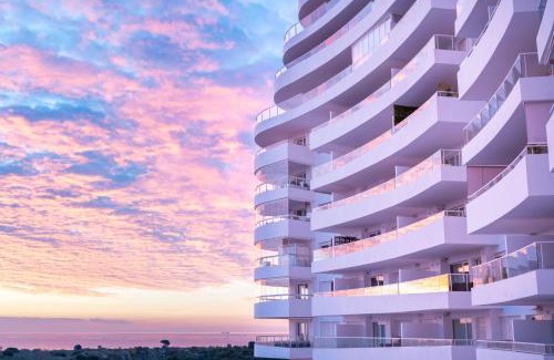 Canet de Berenguer Apartment | Gran Canet 2BR! Walk to Beach, Sea View, Sauna & Gym