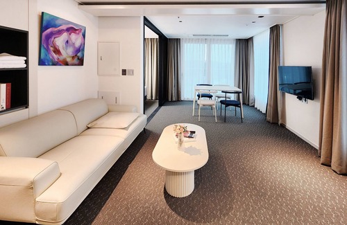 Yangyang House | Granbay By Sotasuite