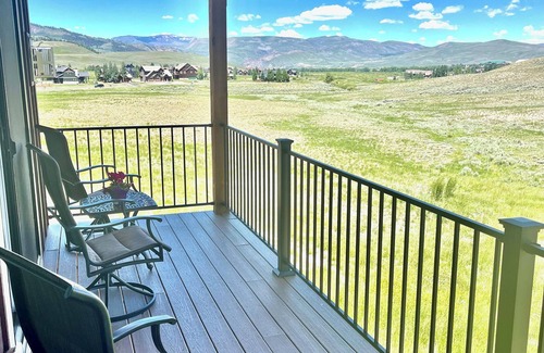 Grand Elk Ranch Apartment | Granby Lakeside 3BR | Near Golf Course