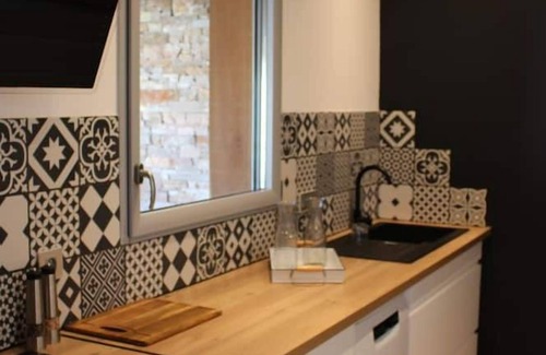 Orchamps-Vennes House | Grand Appartement Avec Loggia