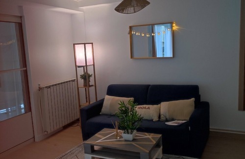 Fresnes House | Grand Appartement Independant Dans Pavillon