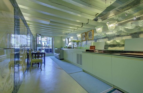 Dorsoduro Apartment | GRAND CANAL View and Relax from Deck of the Vivid Apartment