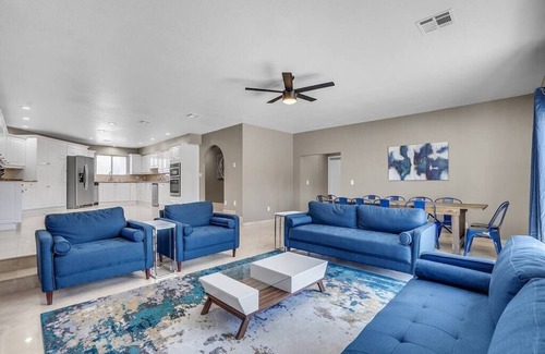 Spring Valley House | Grand Casa 7Bd X 4Bth X 16 Bds