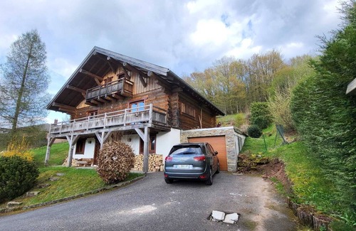 Vasperviller Ski Chalet | Grand Chalet Canadien en Rondin, Vosges du Nord, Pour 14 Couchage sur 220 M2