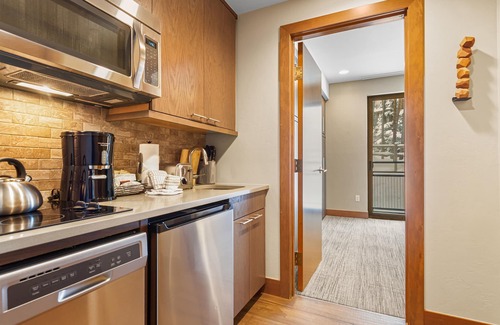 Peak 8 Condo | Grand Colorado on Peak 8 Suite - Ski-in/out