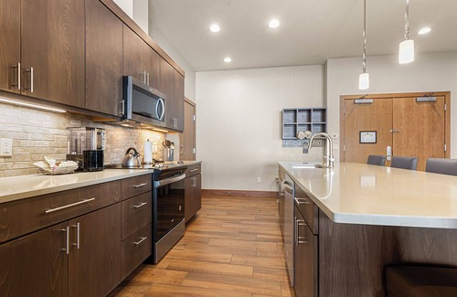 Boulder Ridge Condo | Grand Colorado on Peak 8 2 BD Colorado ski-in/out