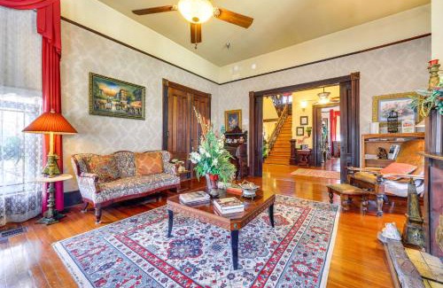 Palatka House | Grand Gables Home 1 Block to St Johns River!