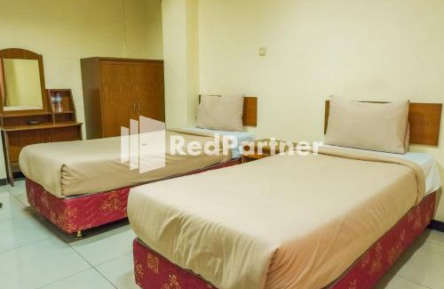 Bandung Hotel | Grand Kembar Hotel Mitra RedDoorz