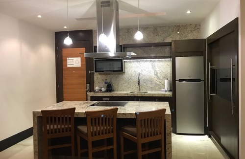 Las Jarretaderas Villa | Grand Luxxe 2 Bedroom 8 People Private Pool On Balcony Free Wifi