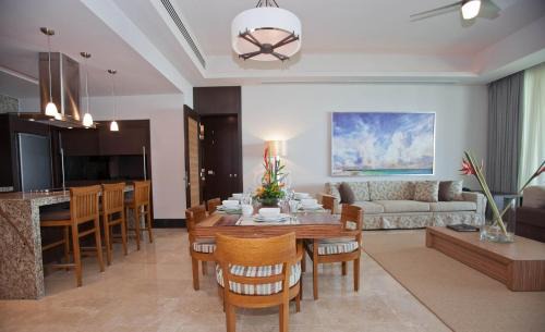 Las Jarretaderas Hotel | Grand Luxxe at Vidanta