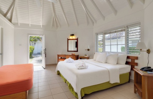 Runaway Bay Hotel | Grand Muthu Runaway Bay Club Caribbean