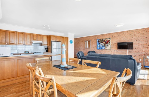 Narooma Apartment | Grand Pacific 1 Unit 4 - First Floor