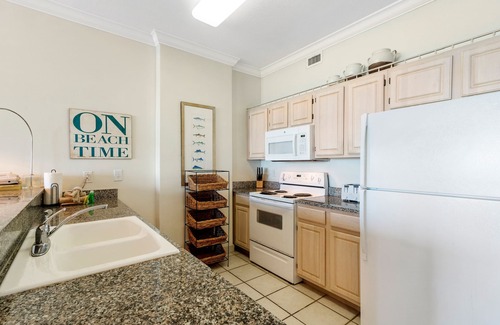Orange Beach Condo | Grand Pointe 702-Views of Perdido Pass!