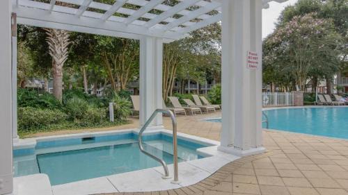 Baytowne Wharf Apartment | Grand Sandestin at Sandestin Resort by Tufan