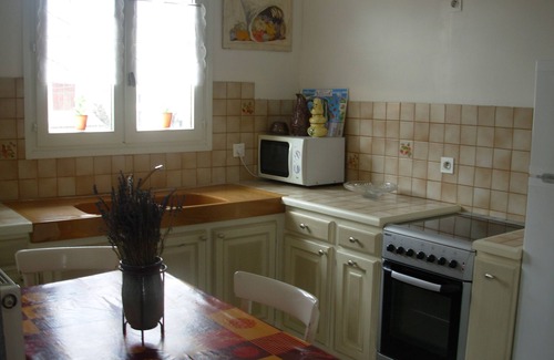 Avignon Apartment | GRAND STUDIO CLIMATISE, INDEPENDANT DANS VILLA AVEC JARDIN, Tranquility assured