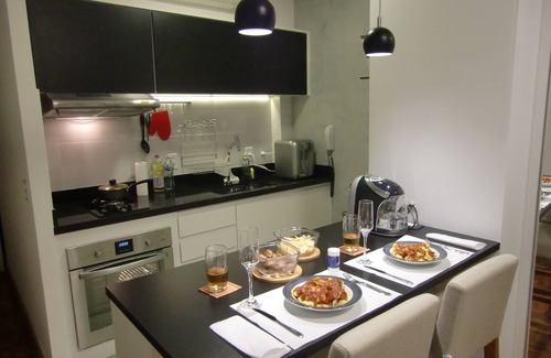 Republica Apartment | Grand Suite - Decorated Studio at Copan Building