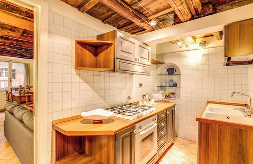 Rione VII Regola Apartment | Grand Suite Ricci, traditional luxury in the heart of the historic centre!