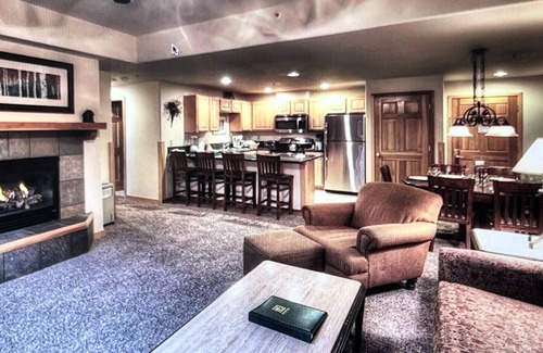 Peak 9 Cabin | Grand Timber Lodge - Relaxed Luxury in the Heart of Breckenridge