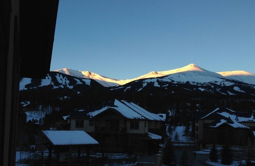 Four O'Clock Cabin | Grand Timber Lodge *2 Bdrm Suite * Ski-In Ski-out*, Jan 29th to Feb 5th, SLEEP 8
