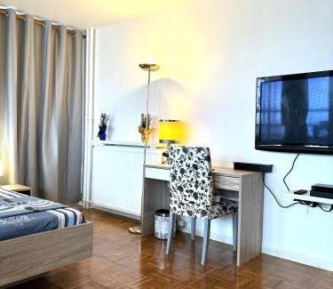 Quartier de la Chapelle House | Grande Chambre ARENA