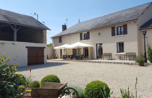 Saint-Jouin-de-Marnes House | Grande Maison des Tournesols. 5 bedroom gite with heated private pool, sleeps 11