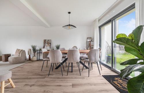 Bruyeres-le-Chatel Villa | Grande maison familiale avec jardin, proche Paris & Orly