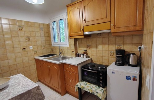 Dirfys-Messapia Apartment | Grandma’s Pine Apartments – Cozy Double Bed