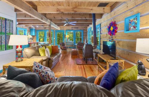 Marshall House | Grandpa Dans Cabin Mtn River view 34 acre retreat